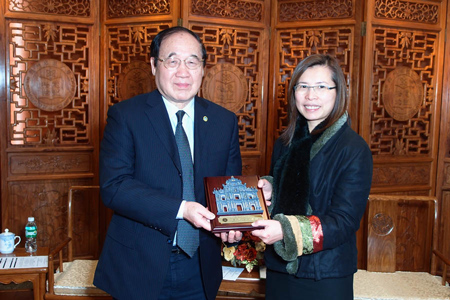 guangdong-and-macao-traditional-chinese-medicine-science-and-technology-industrial-park-development-co-ltd-chenjinghong-the-visiting-must