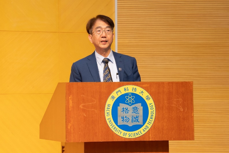 李行伟校长致辞