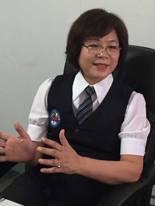 王冠懿博士对企业的发展如讲述儿女成长，点点滴滴如数家珍，侃侃而谈