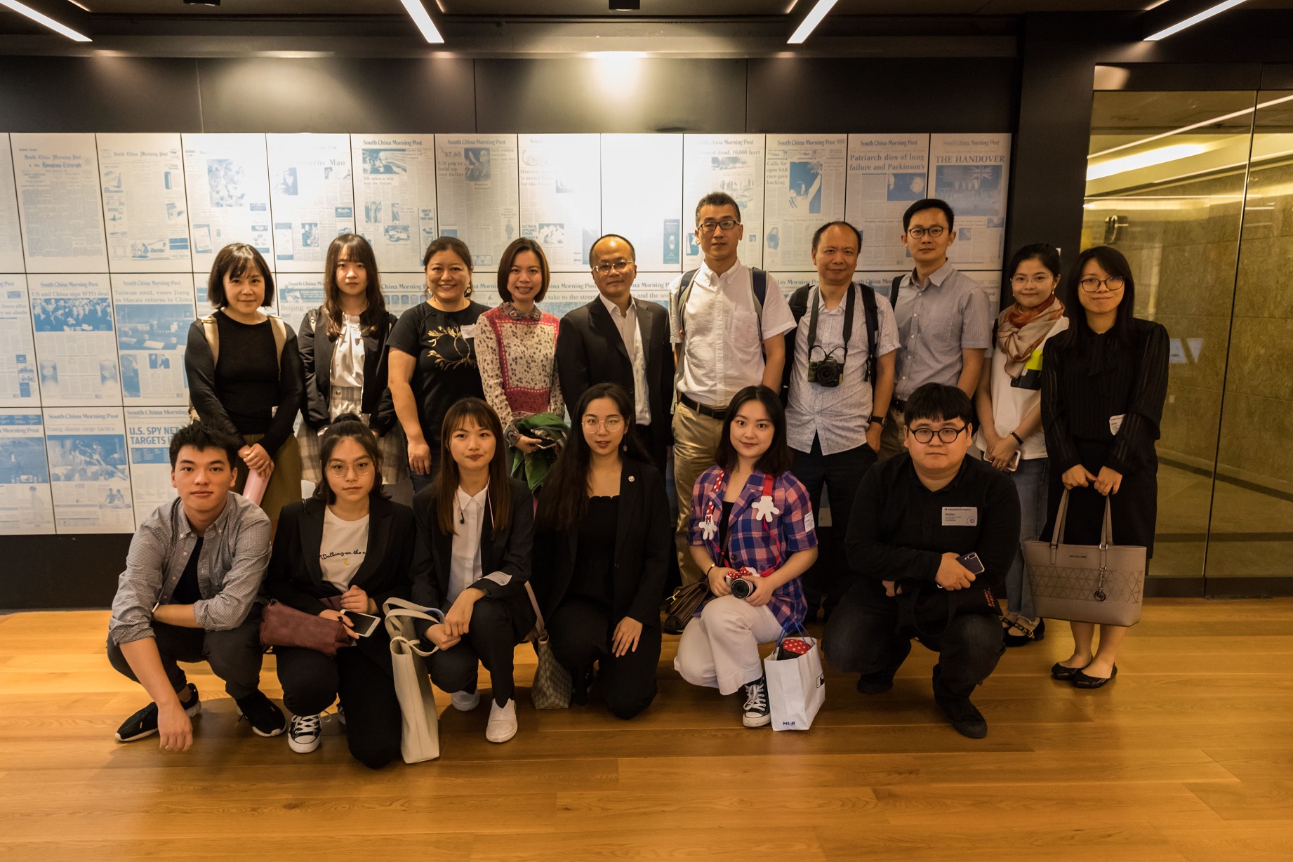 澳科大師生於南華早報集團合影