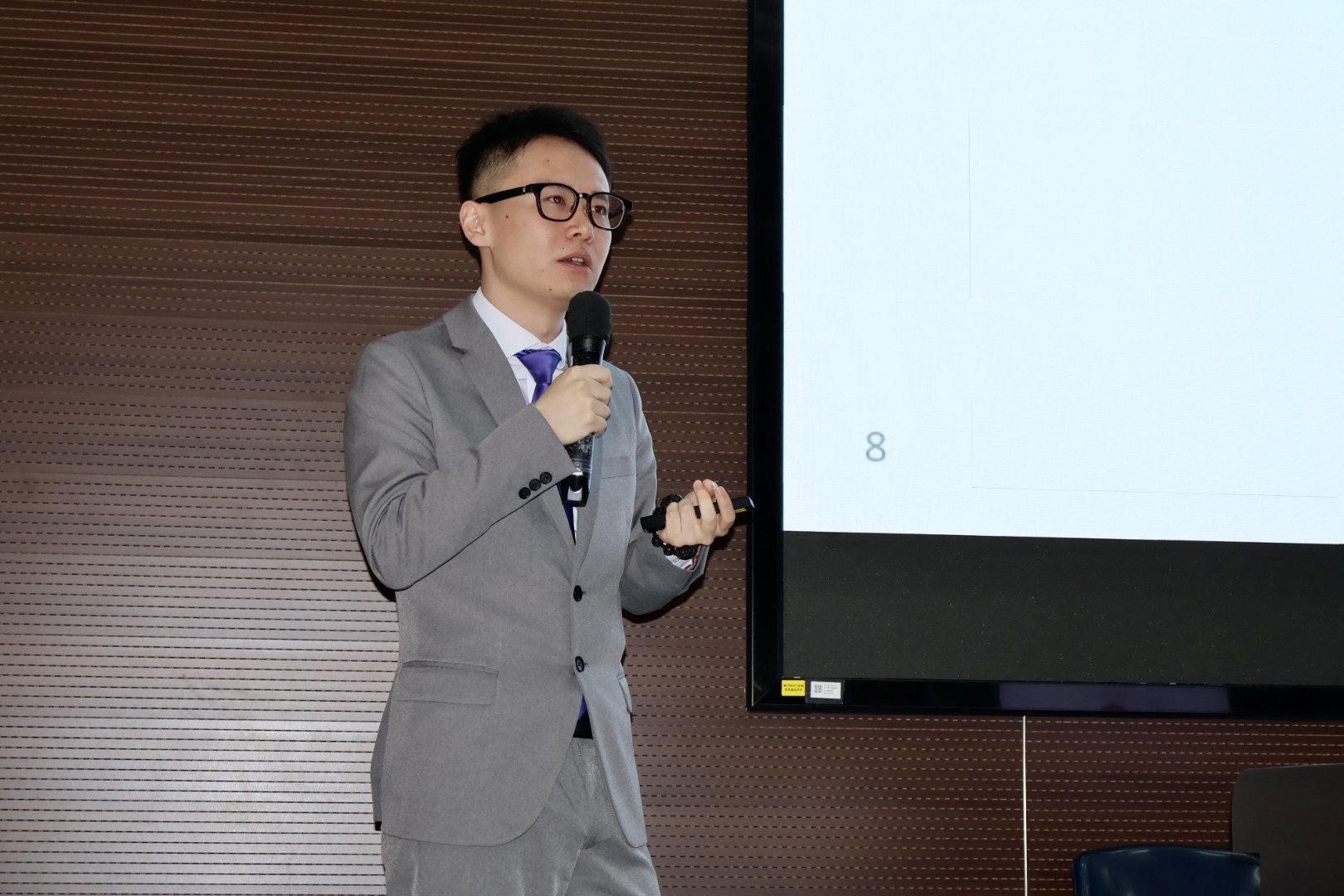 校友陳慧煜作分享.jpg image.jpg