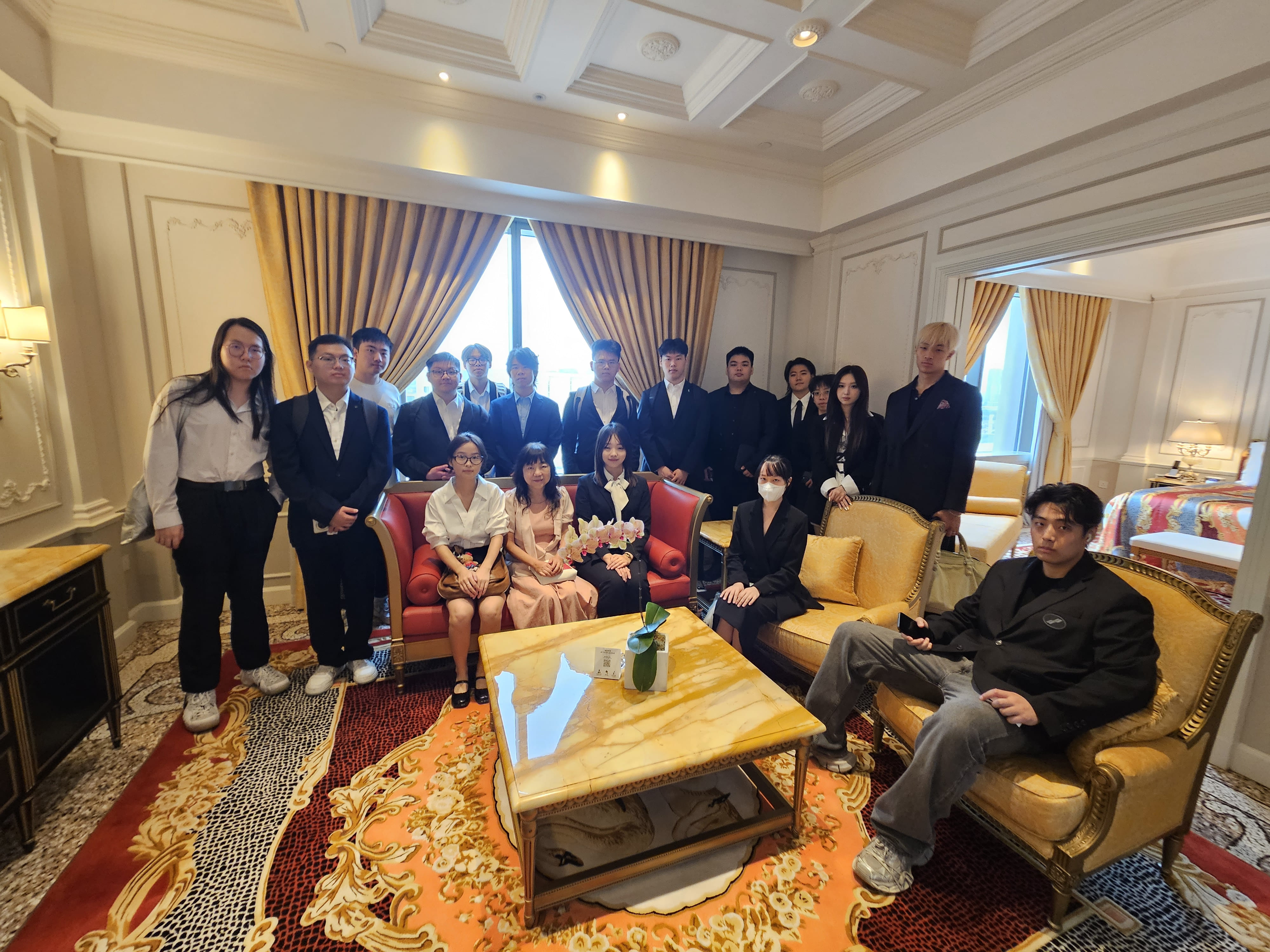 aabd4a96e4e88f5f5ca3f0f0978a9720.jpg image.jpg