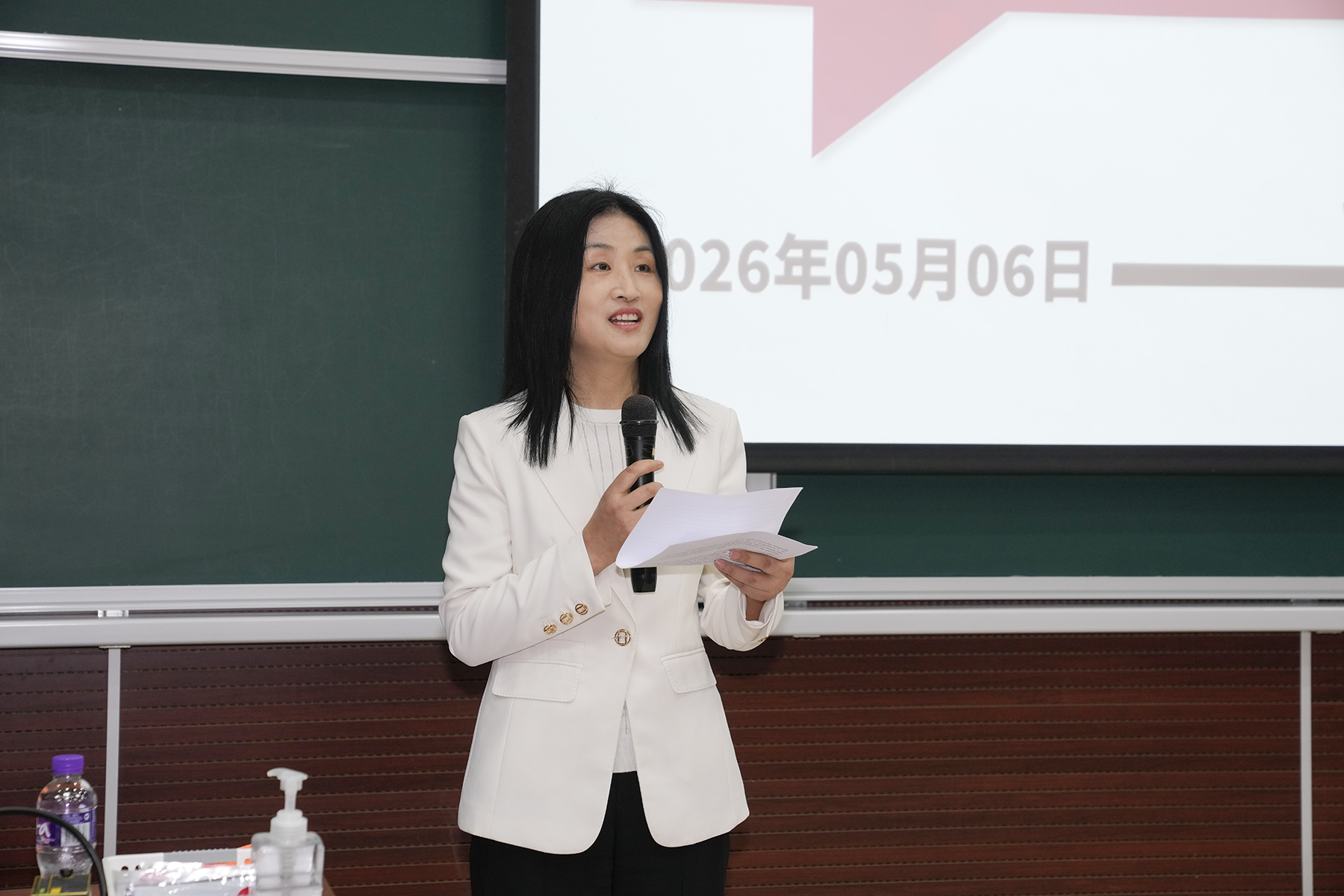 方泉教授致辭.jpg