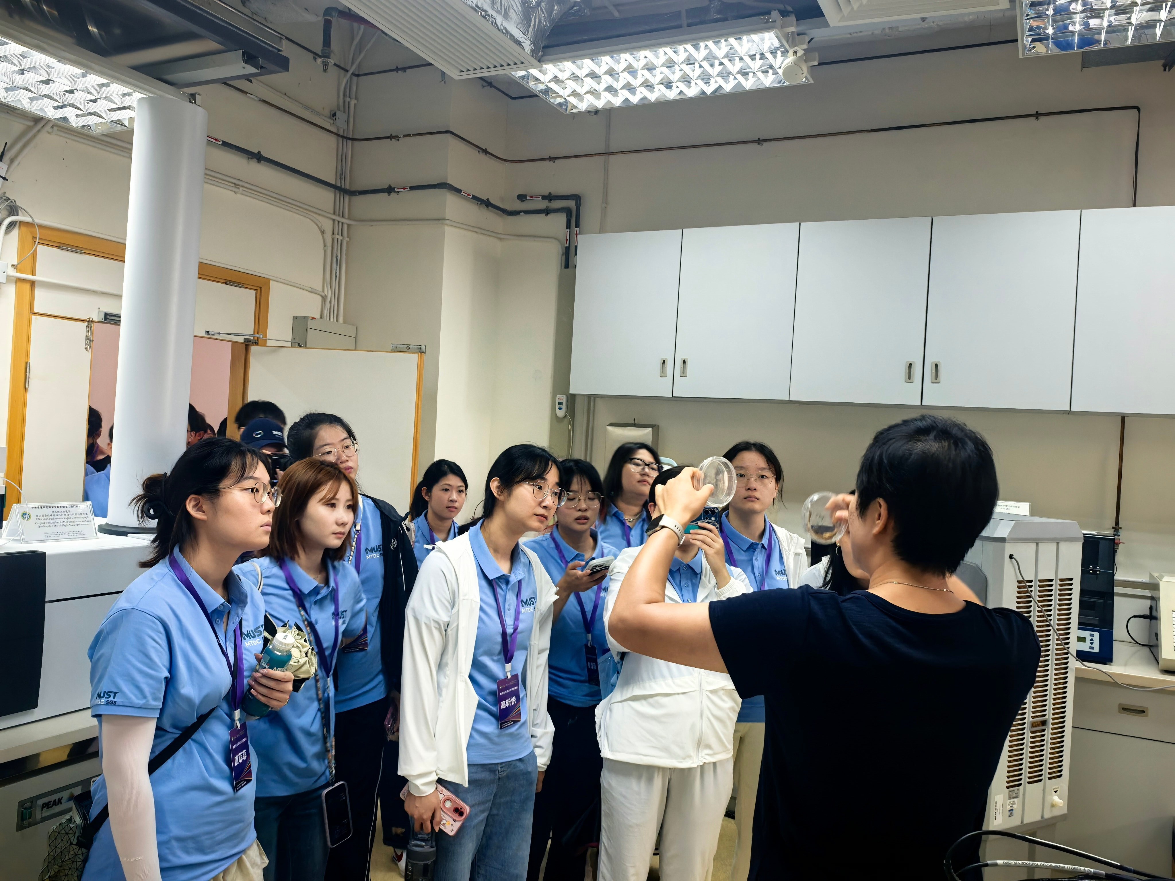 听讲解中(1)(1).jpg image.jpg